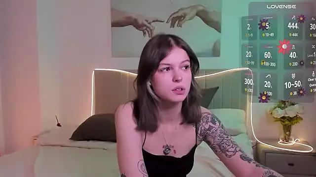 Lisa_Blossom on StripChat