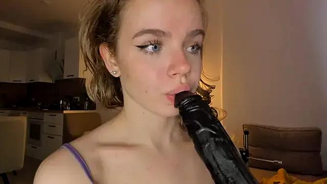 lit_asella on StripChat