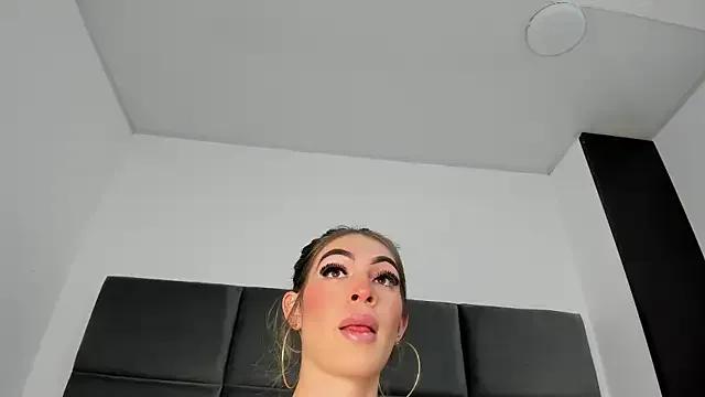 Lizz_Luna on StripChat