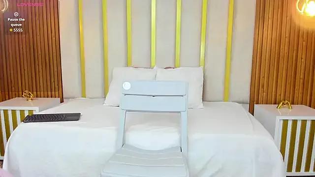 love_mommy on StripChat