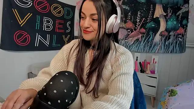 LovelyAzucena on StripChat