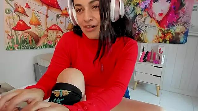 LovelyAzucena — Freechat on StripChat