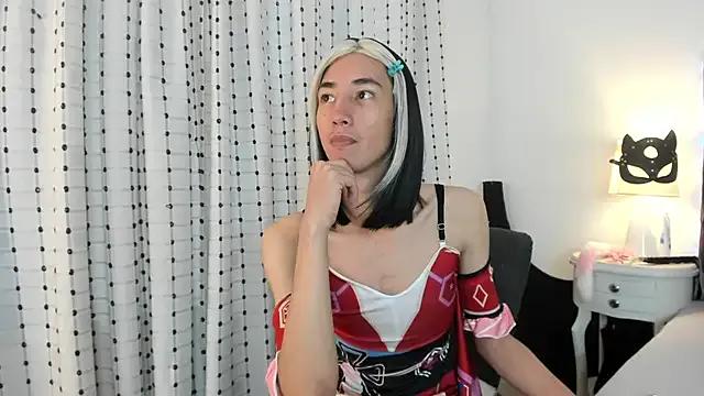 loverisu-coral on StripChat