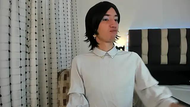 loverisu-coral on StripChat