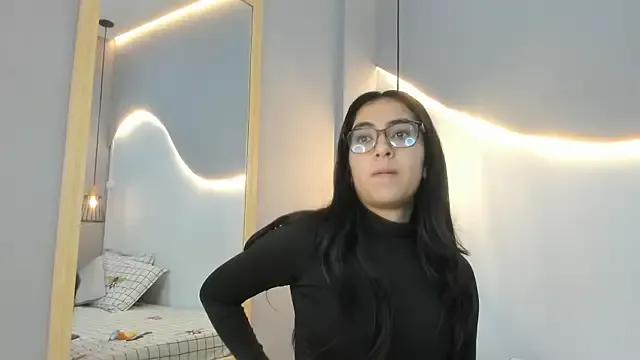 lucelly_15 on StripChat