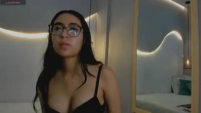 lucelly_15 on StripChat