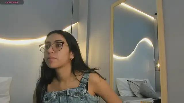 lucelly_15 on StripChat