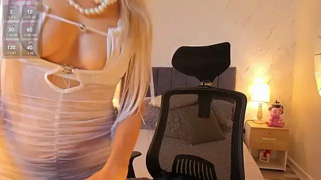 Luci_evans on StripChat