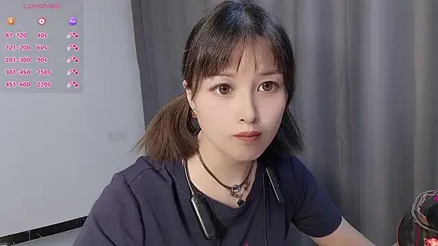 Lucky-xiuxiu on StripChat