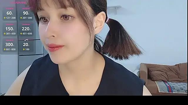 Lucky-xiuxiu on StripChat