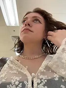 lucy-joy — SHOW my wild pussy in cafe