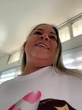 Lucy_Milf_474 on StripChat