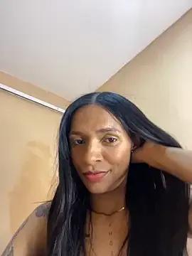 Luna025 on StripChat