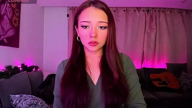 Luna_Roja666 on StripChat