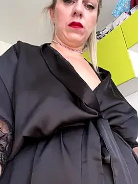 Lusi_Luxary on StripChat