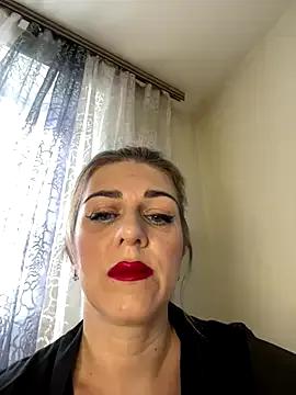 Lusi_Luxary on StripChat