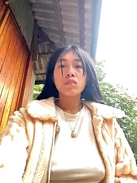 LylyOx9 on StripChat