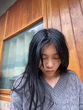 LylyOx9 on StripChat