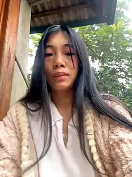 LylyOx9 on StripChat