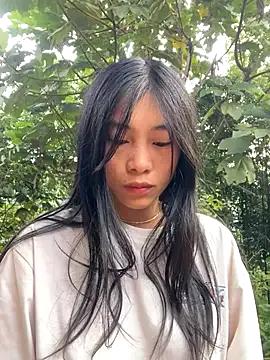 LylyOx9 on StripChat