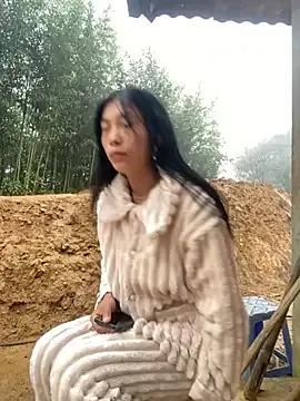 LylyOx9 on StripChat