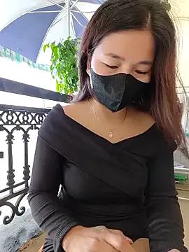 lyna_bl on StripChat