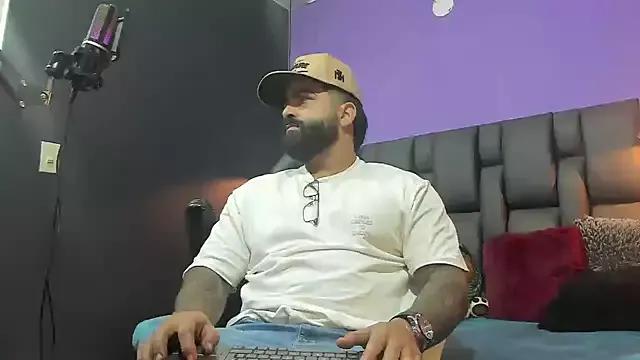 Lyon_vach on StripChat