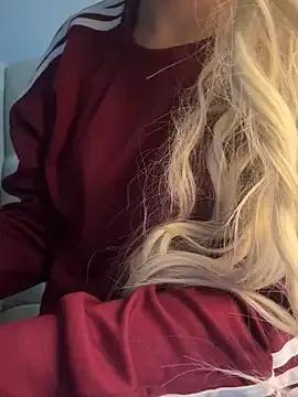 Manolya3434 on StripChat