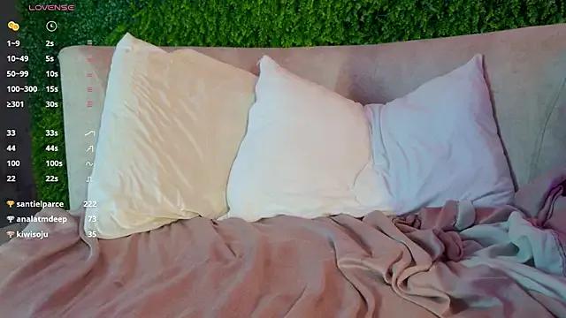 Mariapettit on StripChat