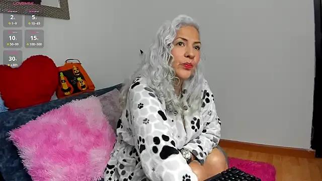 marilyn70 on StripChat