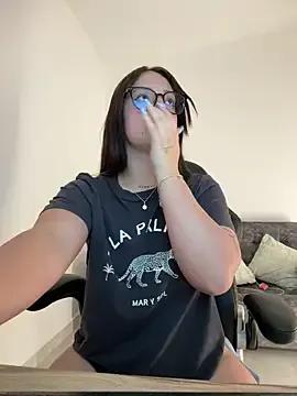 Megan_lu2 on StripChat