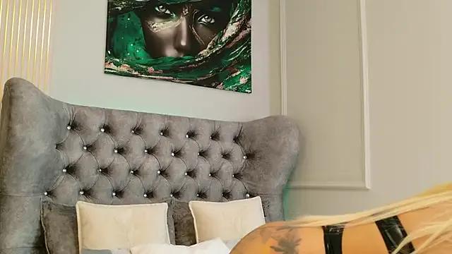 MeganXDesire on StripChat