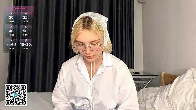 MelodyImam on StripChat