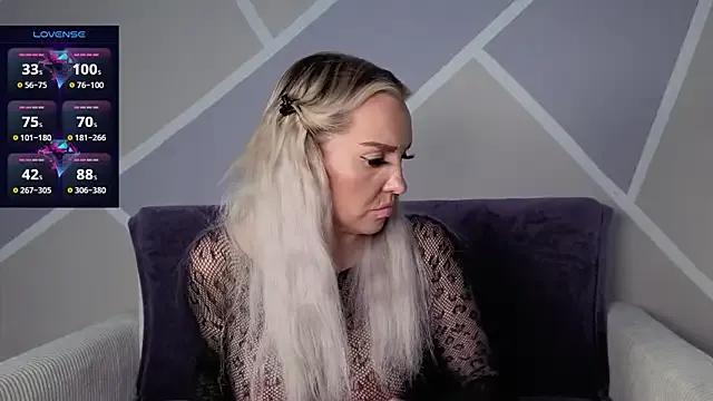 MIA-XXX on StripChat