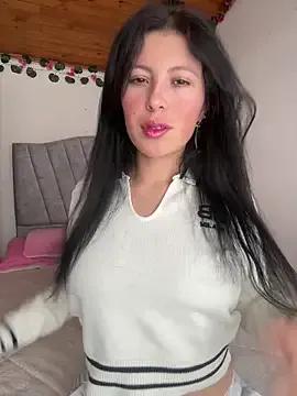 Mia_salinass on StripChat