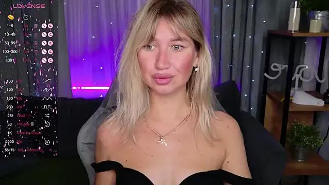 MilaBott on StripChat