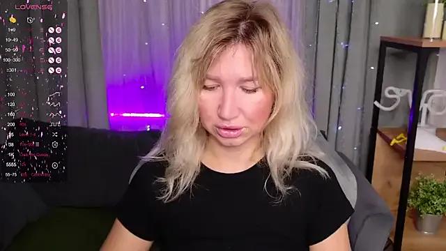 MilaBott on StripChat