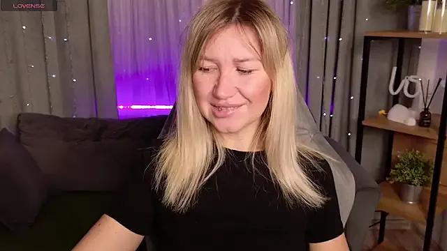 MilaBott on StripChat