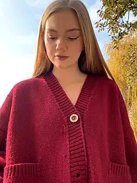 MilaMoone on StripChat