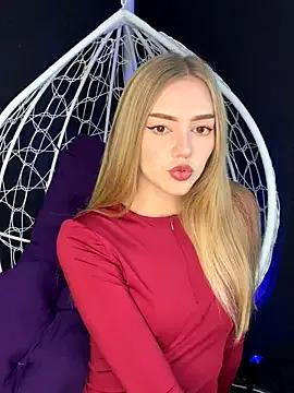 MilaMoone on StripChat