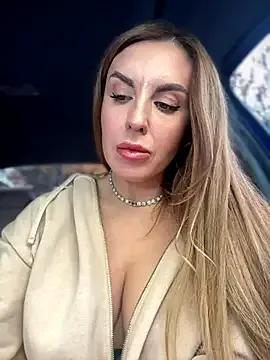 MilfNextDoor20 on StripChat