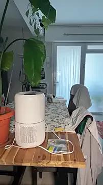 MiraLuna on StripChat