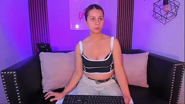 Nahiajhonson_ on StripChat