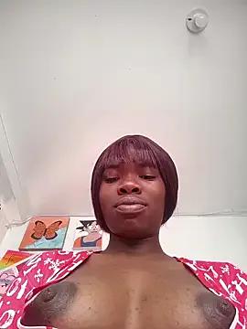 Nahomyyy on StripChat