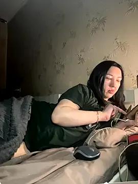 Naughtbaby_2025 on StripChat