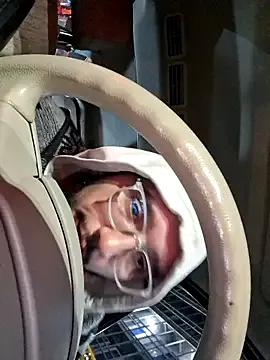 Nene1325 on StripChat