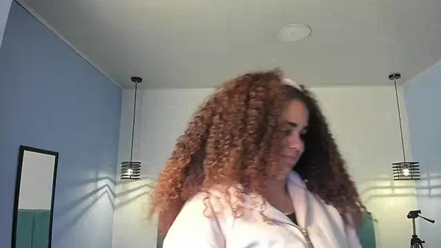 ninna_curly on StripChat