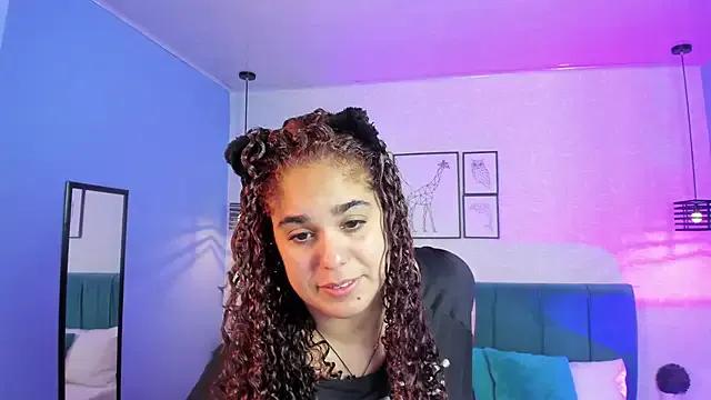 ninna_curly on StripChat