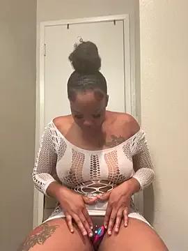 ObsessedWLyla on StripChat