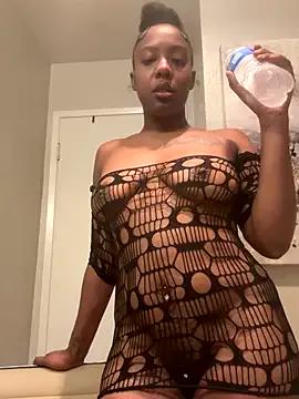 ObsessedWLyla on StripChat